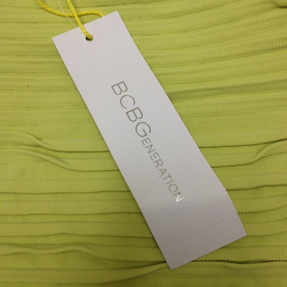 BCBGeneration OFF SHOULDER DRESS TEXTURED BODYCON - Picture 3 of 7